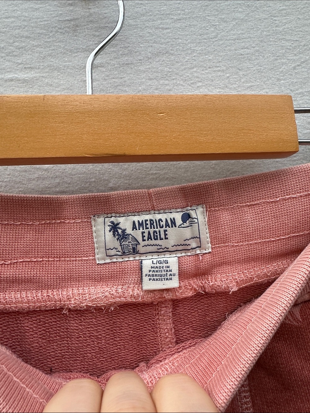 American Eagle Floral Shorts - Picture 3 of 4
